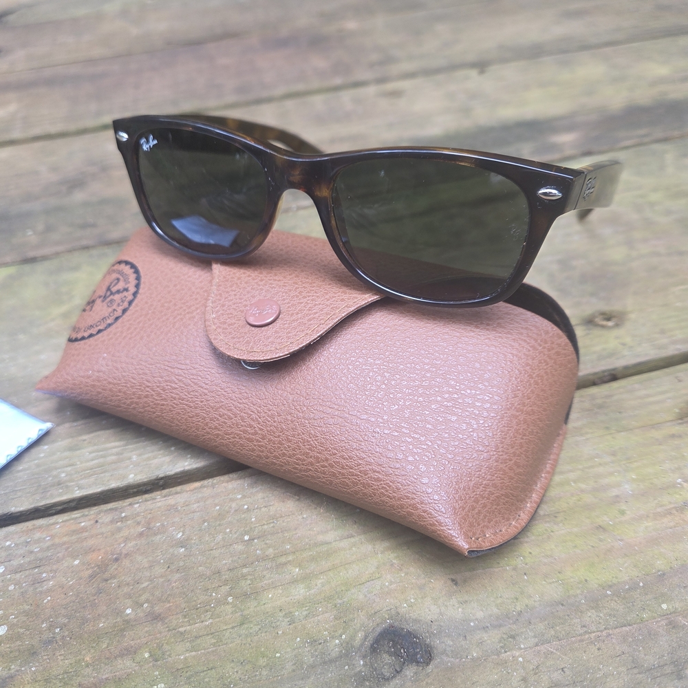 Ray-Ban RB 2132 Tortise Sunglasses with Case